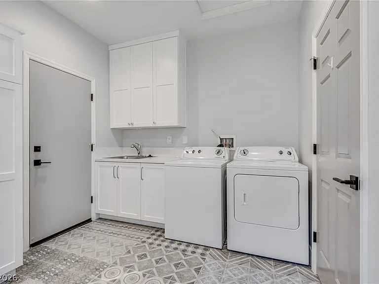 2508 Sandilands Dr — Photo 20