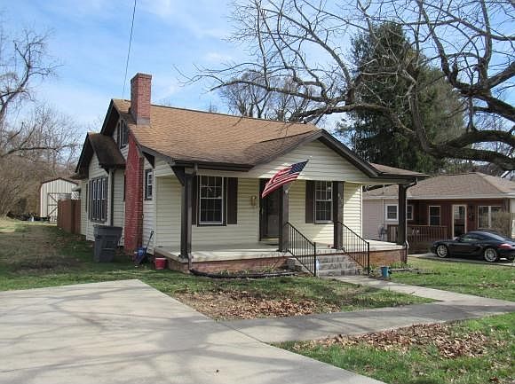 1st image of 815 Marion Ave
