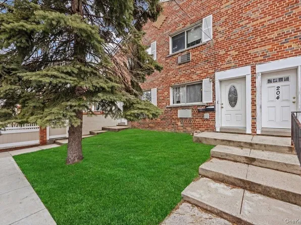 206-208 Balcom Avenue, Bronx, NY 10465