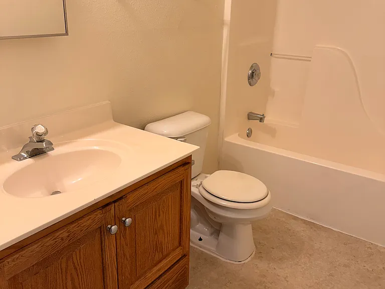 Full size 2nd bath