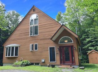 126 Williams Ln, Hartford, VT 05047