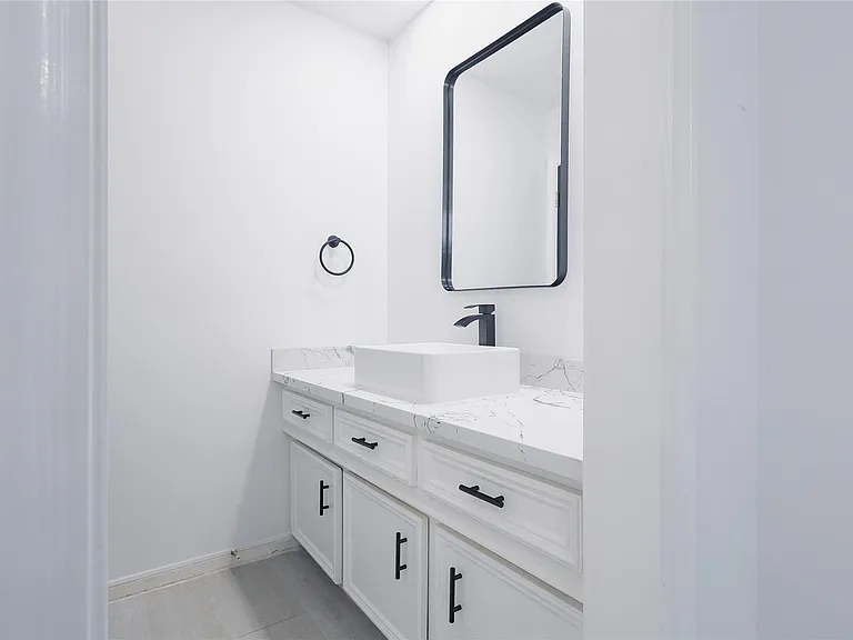 17527 Sandy Cliffs Dr — Photo 28