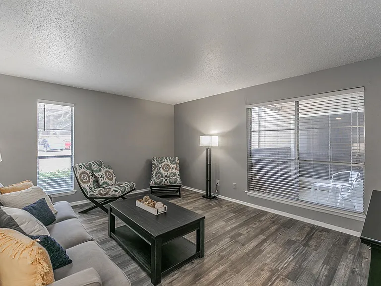 Station 121 at Town Center Apartments — Photo 180