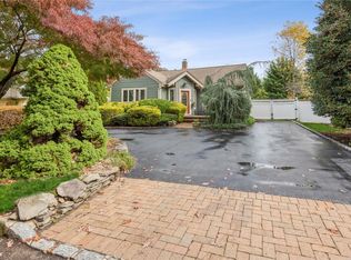 285 6th Ave, Saint James, NY