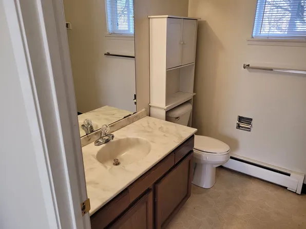 605 Jefferson, 605 E Jefferson St #D, Washington, IL 61571