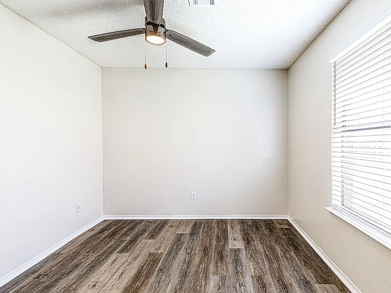 912 NE Tortoise Dr — Photo 13