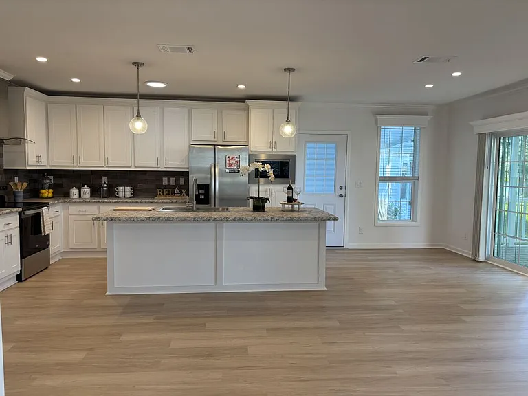 250 Bimini Cay Cir #250 — Photo 6