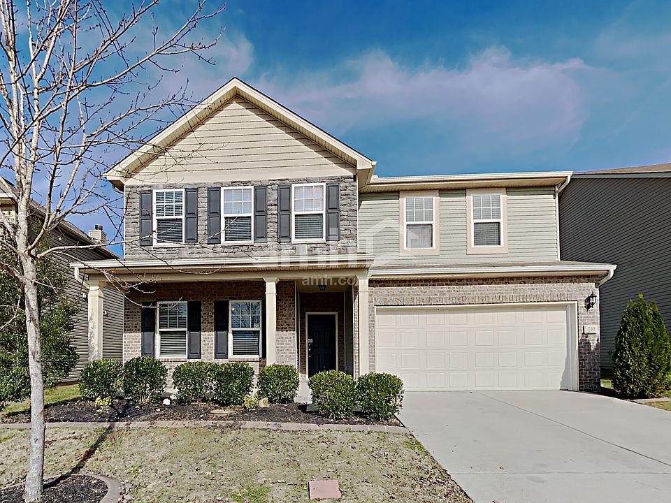 1st image of 702 White Oak Dr