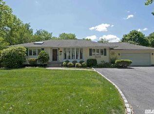 12 North Ln, Huntington, NY 11743