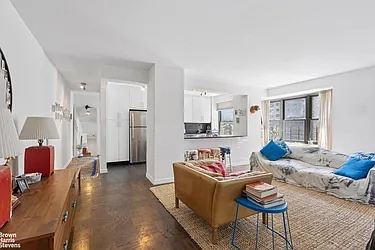 417 Grand Street, #D302