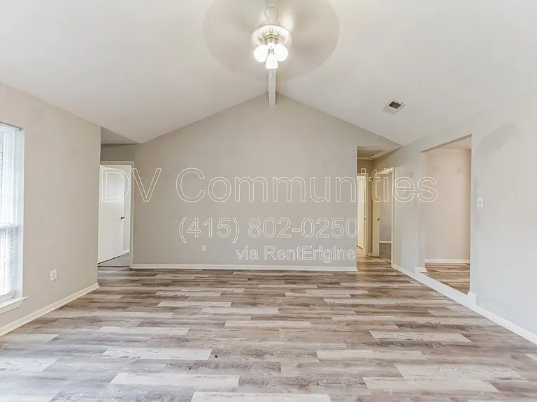 700 Meadowglen Dr — Photo 23