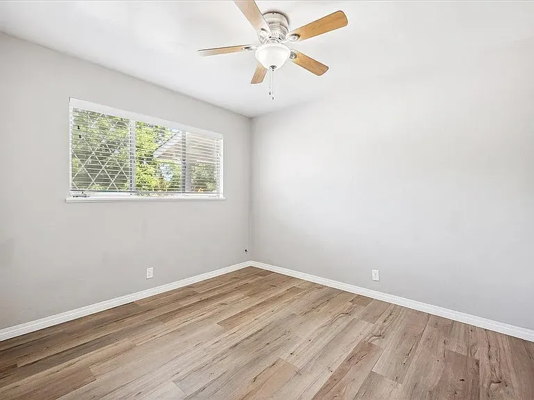 817 Oakland Ave — Photo 9