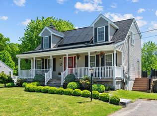 20 Earl St, Acushnet, MA 02743