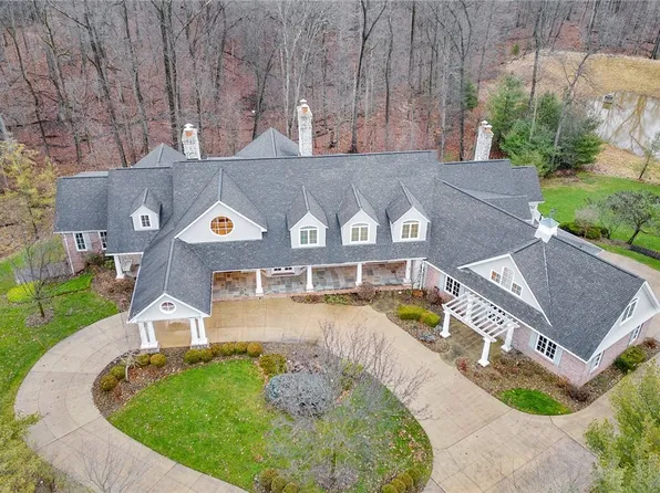 2656 Hidden Canyon Dr, Euclid, OH 44141