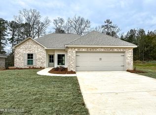 997 Riverside Ln, Pearl, MS 39208