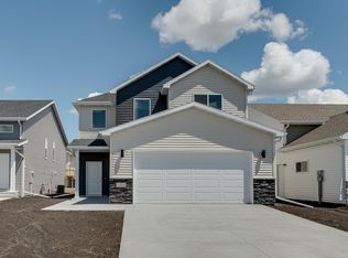 6726 Belding Dr S, Fargo, ND 58104