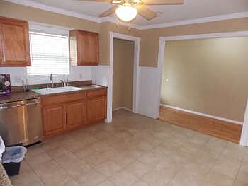 5th image of 1309 Azalea Ln