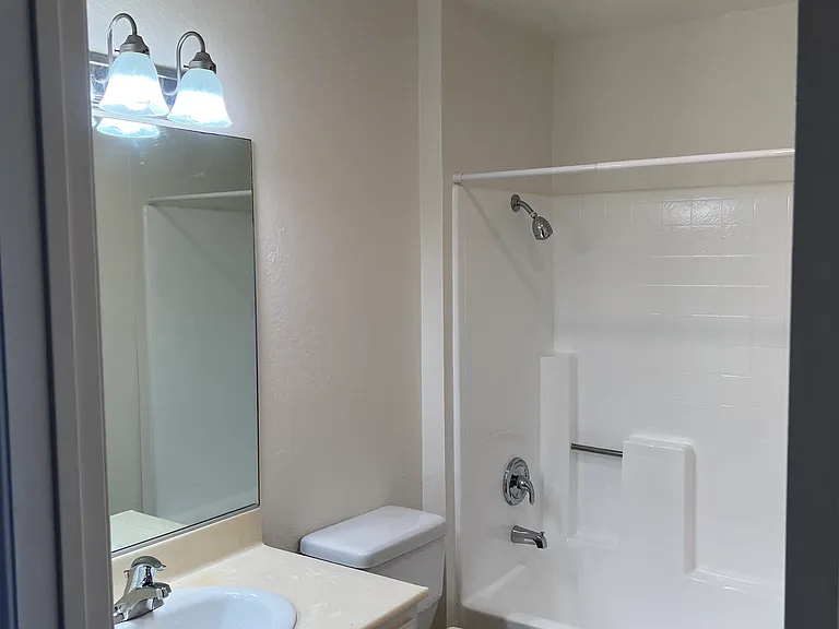 5544 Yolanda Ave #203 — Photo 7