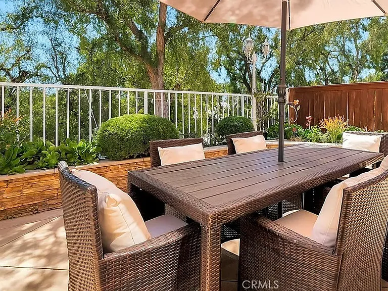 34 Santa Monica St — Photo 24