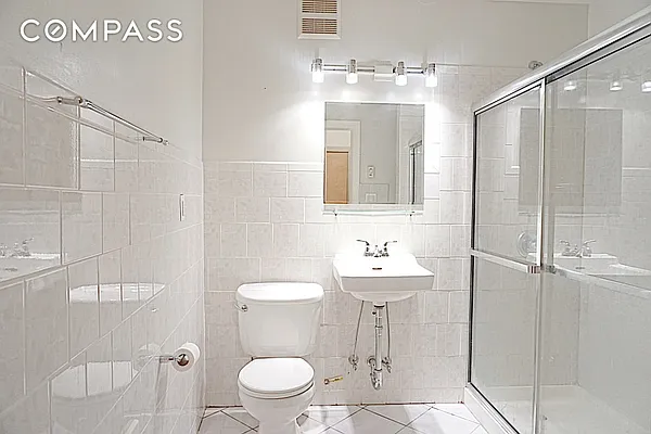 Rented by Compass | media 24