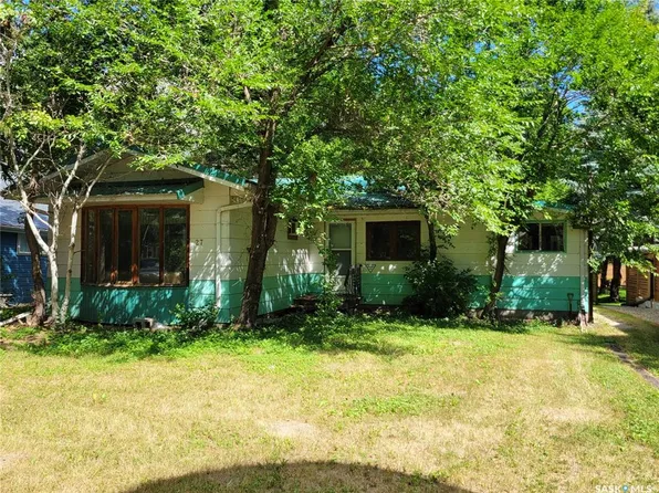 27 Elm STREET, Katepwa Beach, SK S0G 2Y0