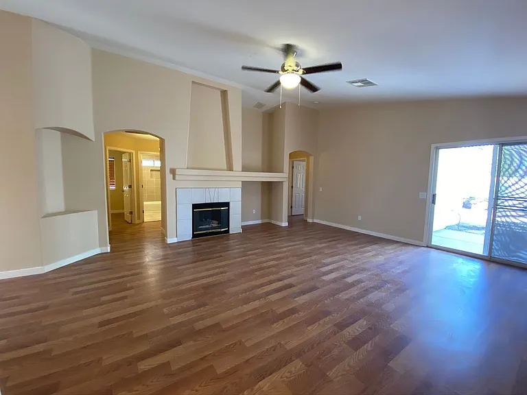 994 Trackers Glen Ave — Photo 8