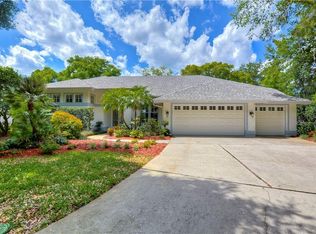 3701 Turkey Oak Dr, Valrico, FL 33596