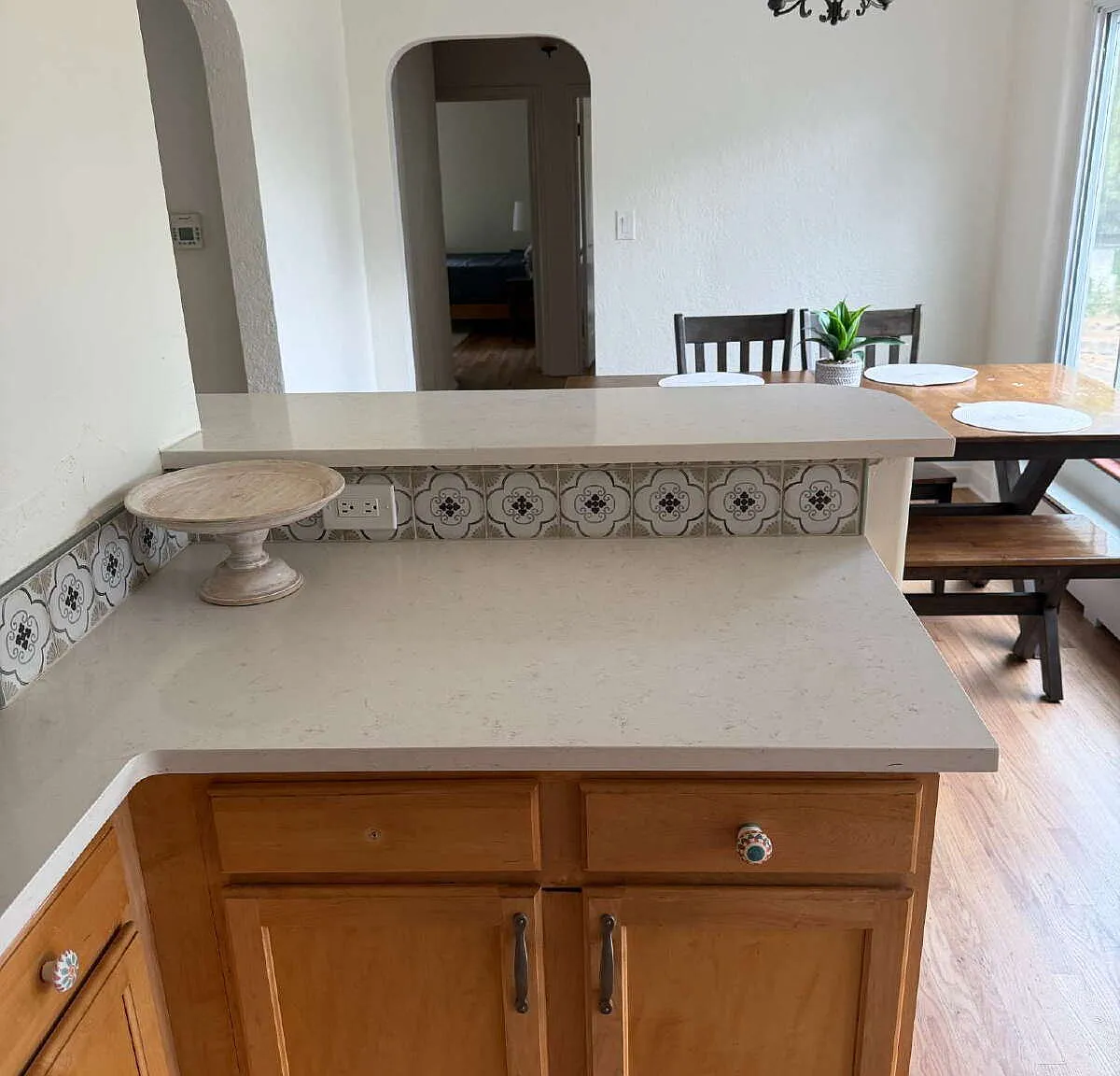 4 bed, 2.0 bath, 2000 sqft, $3,250 — Photo 3