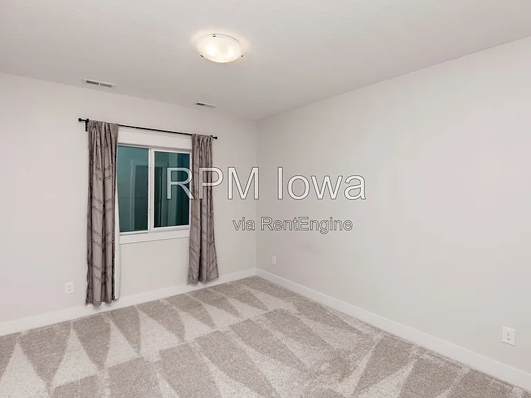 5901 NE Sherman Dr — Photo 22