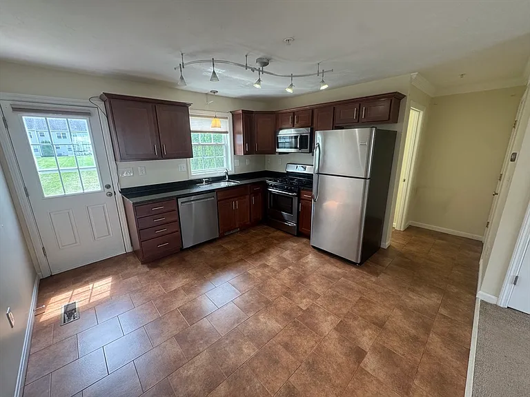 14 Merrimac Way #E — Photo 19