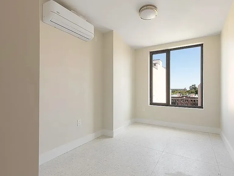 1669 E 19th St #PENTHOUSE — Photo 8