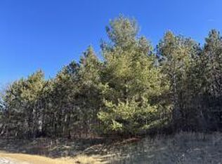 401 Morrissey Dr, Village Of North Prairie, WI 53153