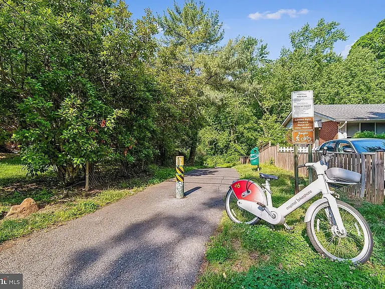 7608 Wellesley Dr — Photo 42