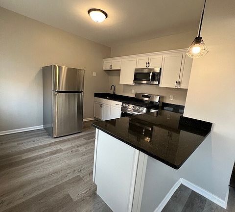 2nd image of 1923 Clark St #11262505