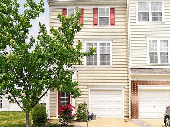 2nd image of 23177 Foxglove St