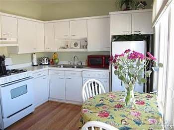5th image of 76 Ross Ave APT 8