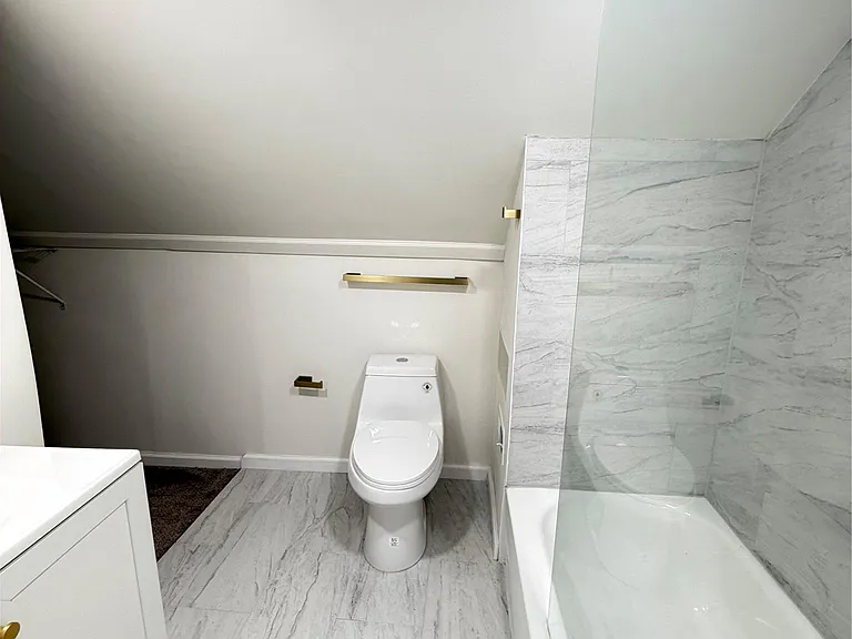 540 Camden St — Photo 16