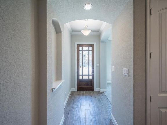 3rd image of 6917 Westbury Dr