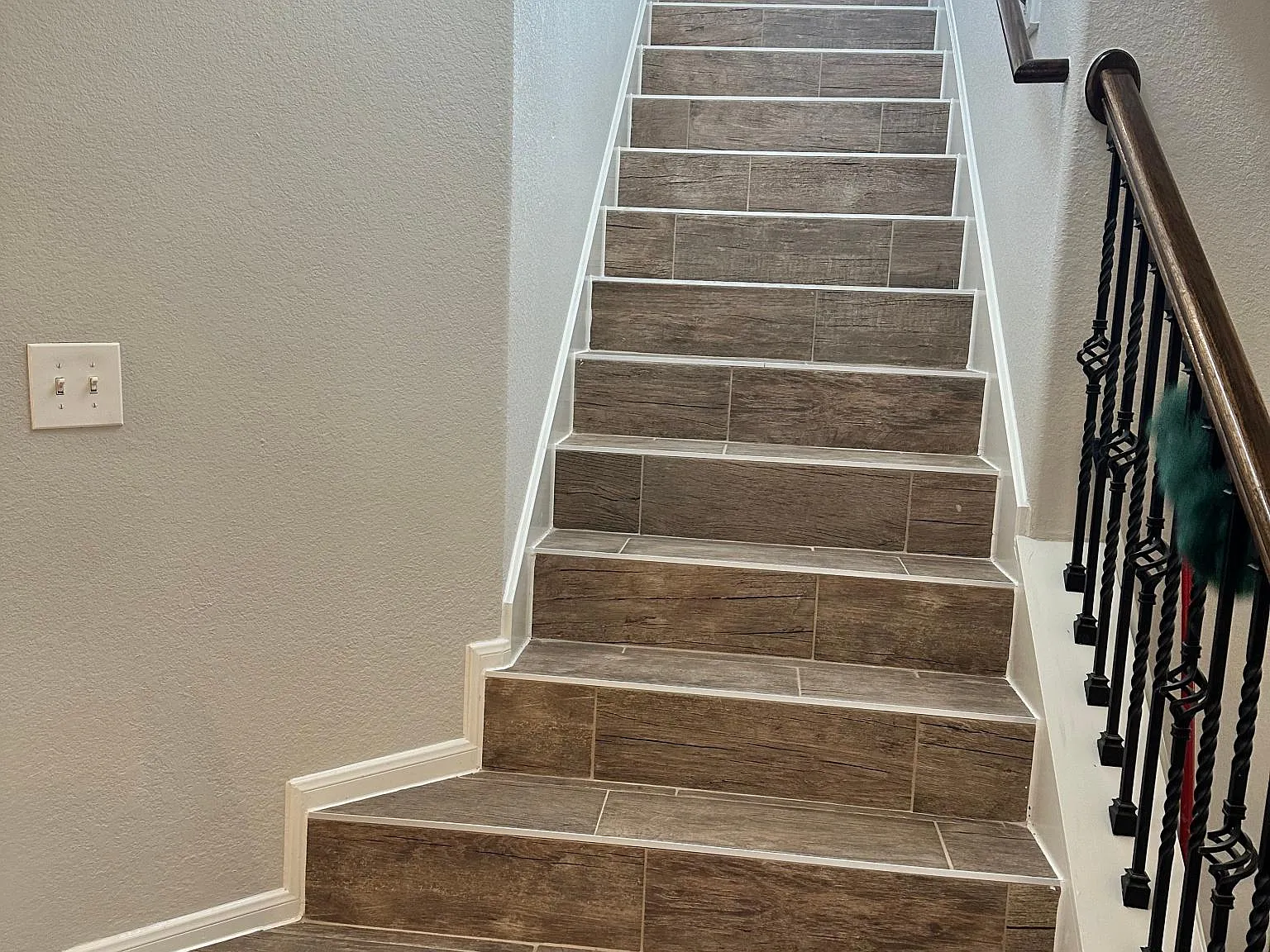 831 Levi Bnd — Photo 2
