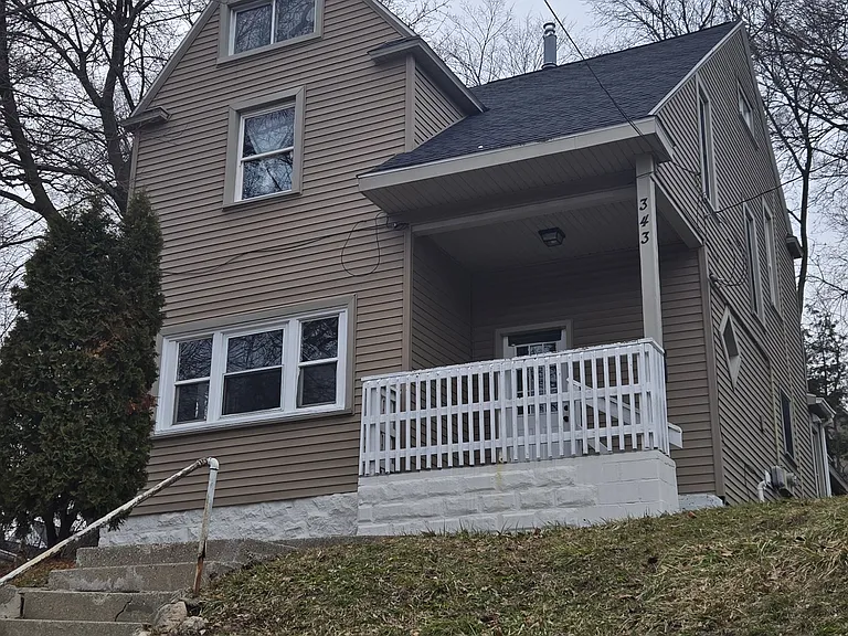 343 Spencer St NE #1 — Photo 17
