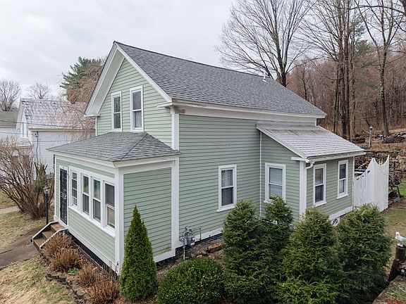 2nd image of 129 School St