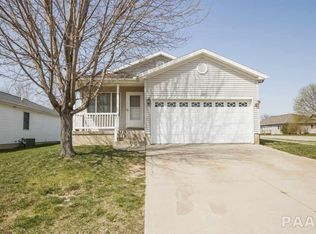 2205 W Miners Dr, Dunlap, IL 61525