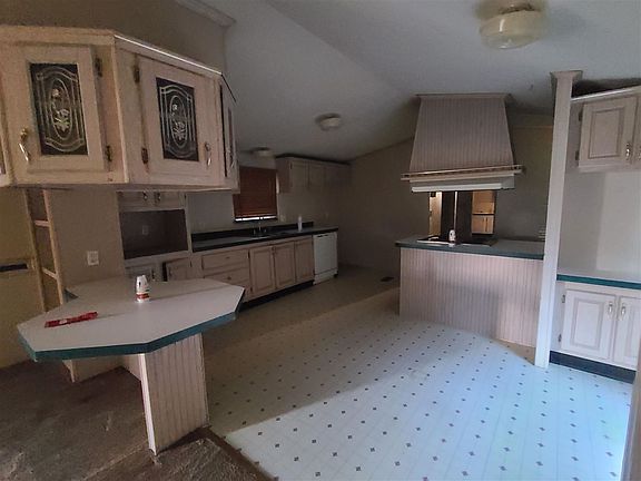 3rd image of 5720 Paradise Dr