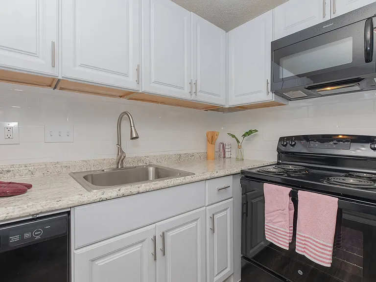 Arbor Trails Apartment Homes — Photo 22