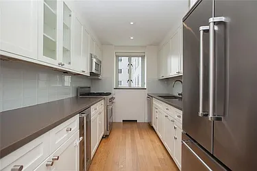 Rented by R New York