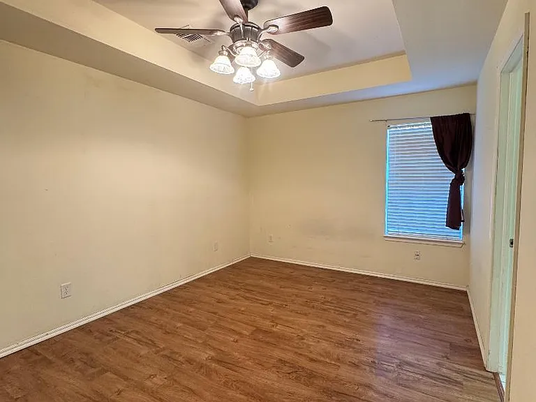 8016 S Klein Ave — Photo 9