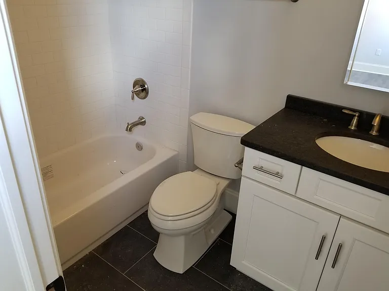 431 Race St #205 — Photo 3