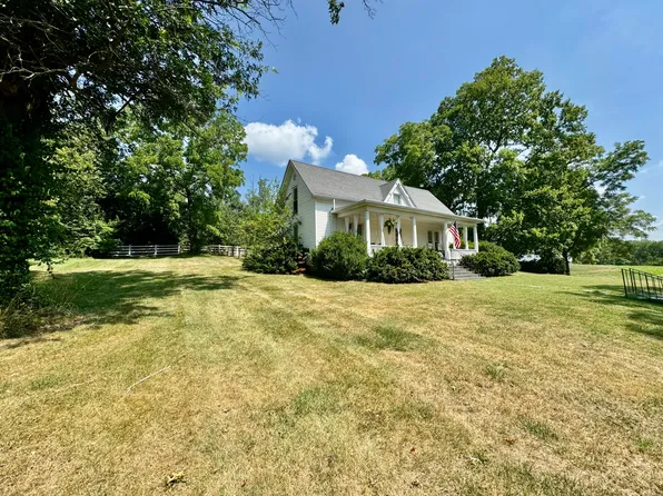 901 Shakertown Rd, Danville, KY 40422