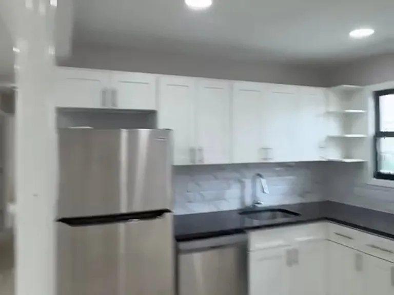 7221 Burchell Ave — Photo 3