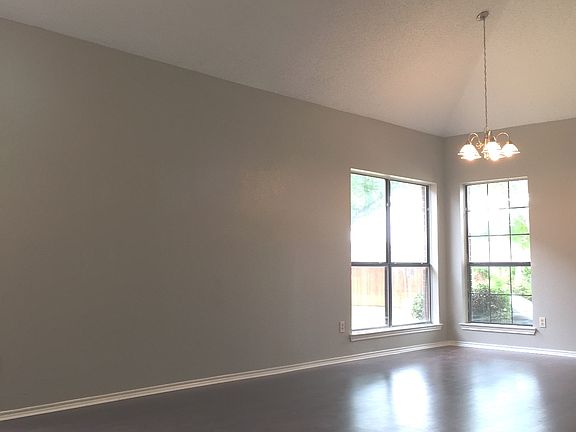 3rd image of 1501 Golden Gate Dr